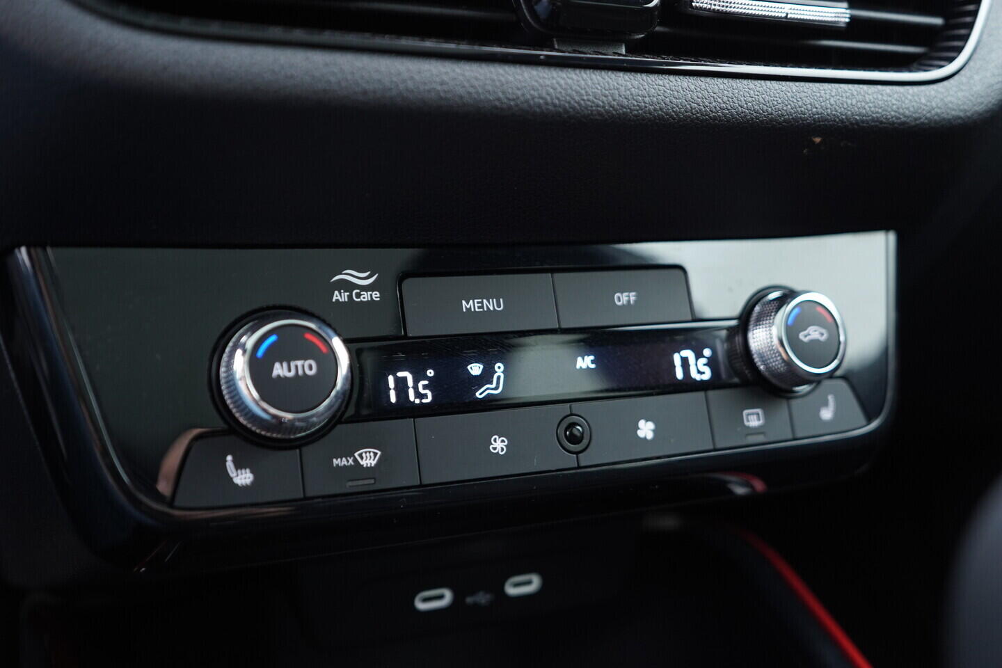 O119V07033_31.webp_FABIA Monte Carlo 1.0 TSI 85 kW manuál, DPH