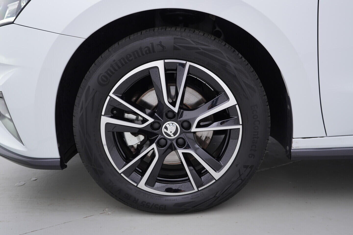 O119V07033_38.webp_FABIA Monte Carlo 1.0 TSI 85 kW manuál, DPH