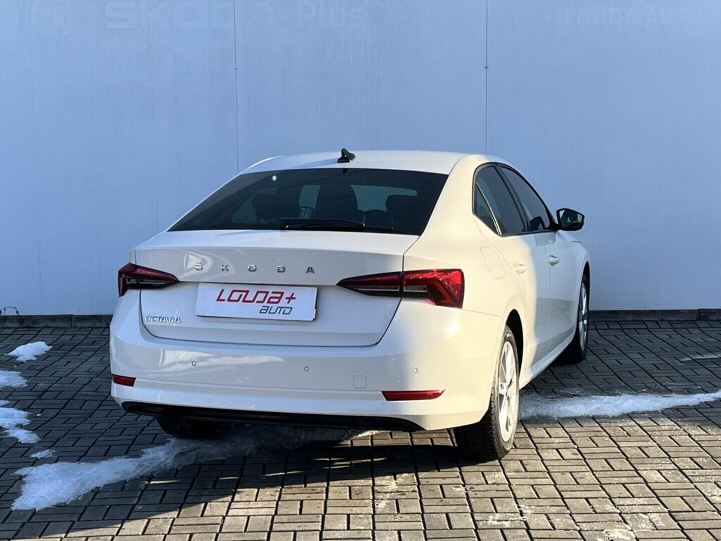 O119V07035_11.webp_OCTAVIA Ambition 2.0 TDI 85 kW manuál, DPH