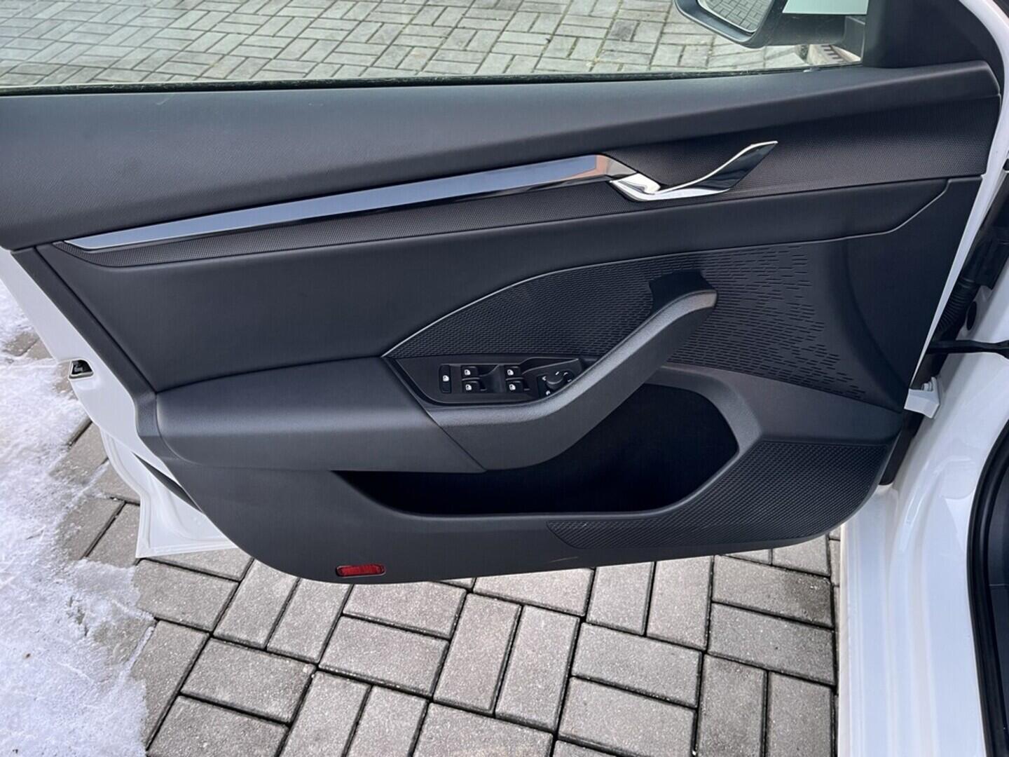 O119V07035_19.webp_OCTAVIA Ambition 2.0 TDI 85 kW manuál, DPH