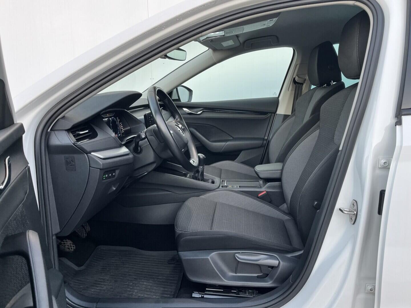 O119V07035_20.webp_OCTAVIA Ambition 2.0 TDI 85 kW manuál, DPH