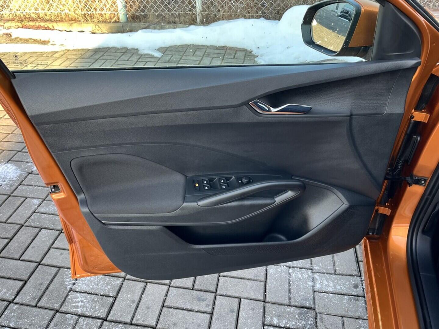 O119V07037_19.webp_FABIA Selection 1.0 MPI 59 kW manuál