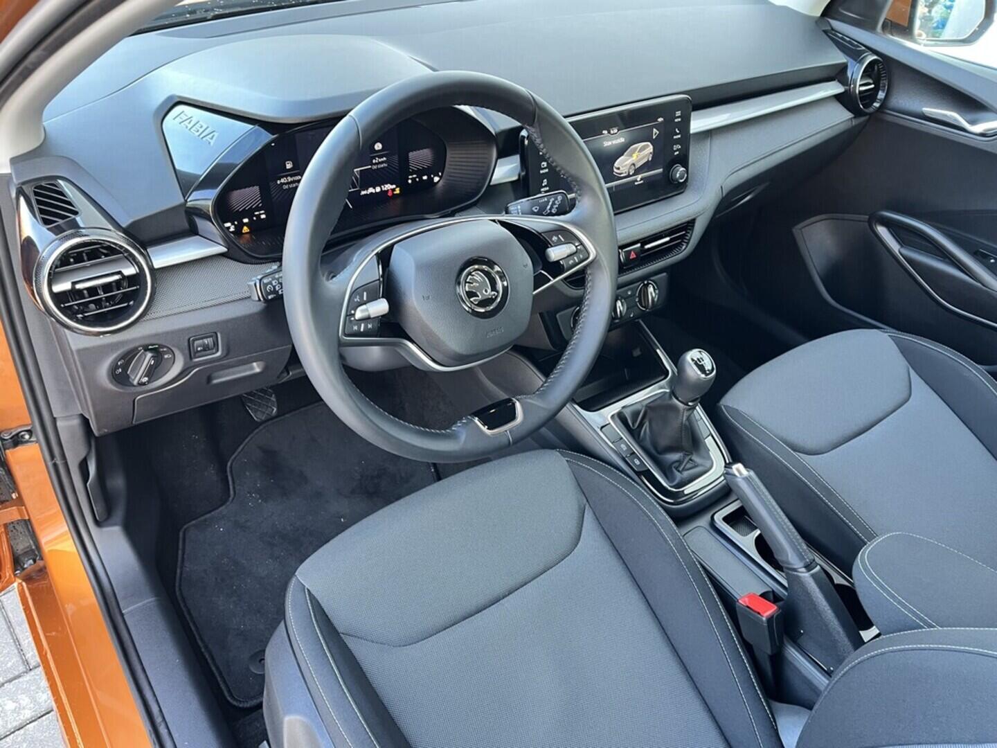 O119V07037_21.webp_FABIA Selection 1.0 MPI 59 kW manuál