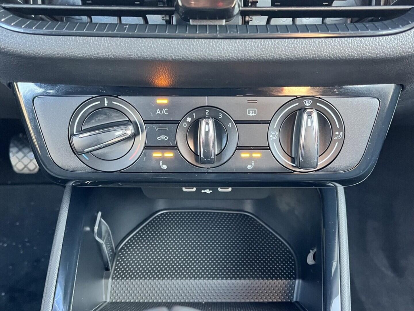 O119V07037_29.webp_FABIA Selection 1.0 MPI 59 kW manuál