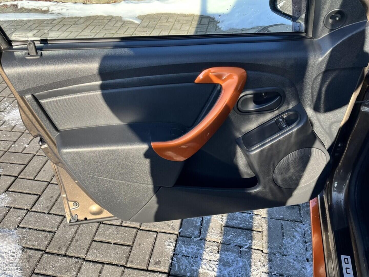 O119V07049_19.webp_DUSTER  1.6 SCe 84 kW manuál