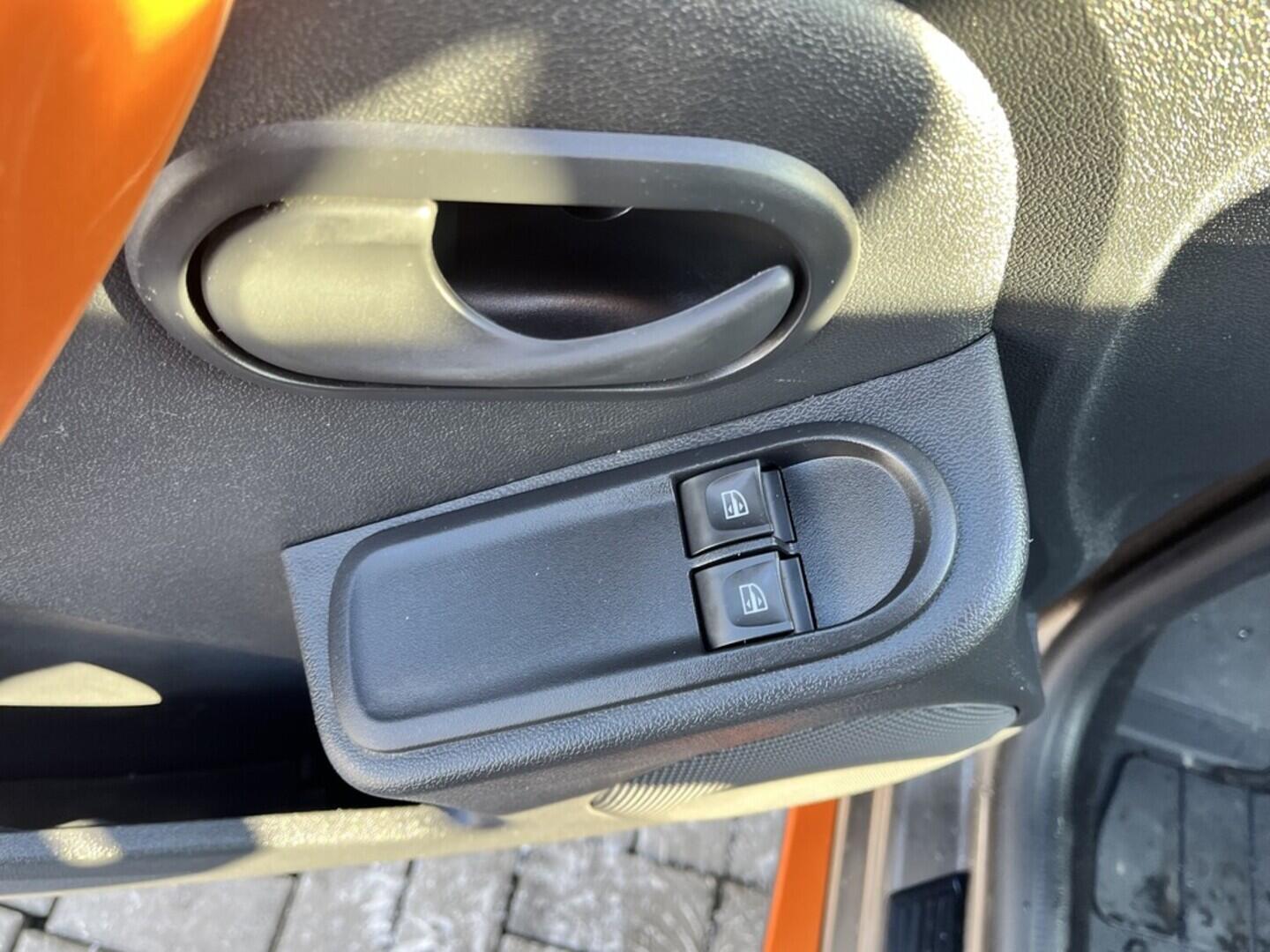 O119V07049_20.webp_DUSTER  1.6 SCe 84 kW manuál