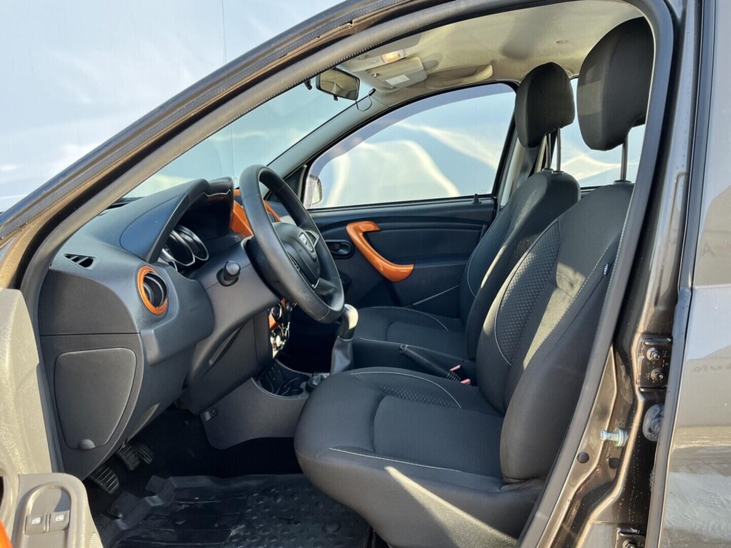 O119V07049_21.webp_DUSTER  1.6 SCe 84 kW manuál