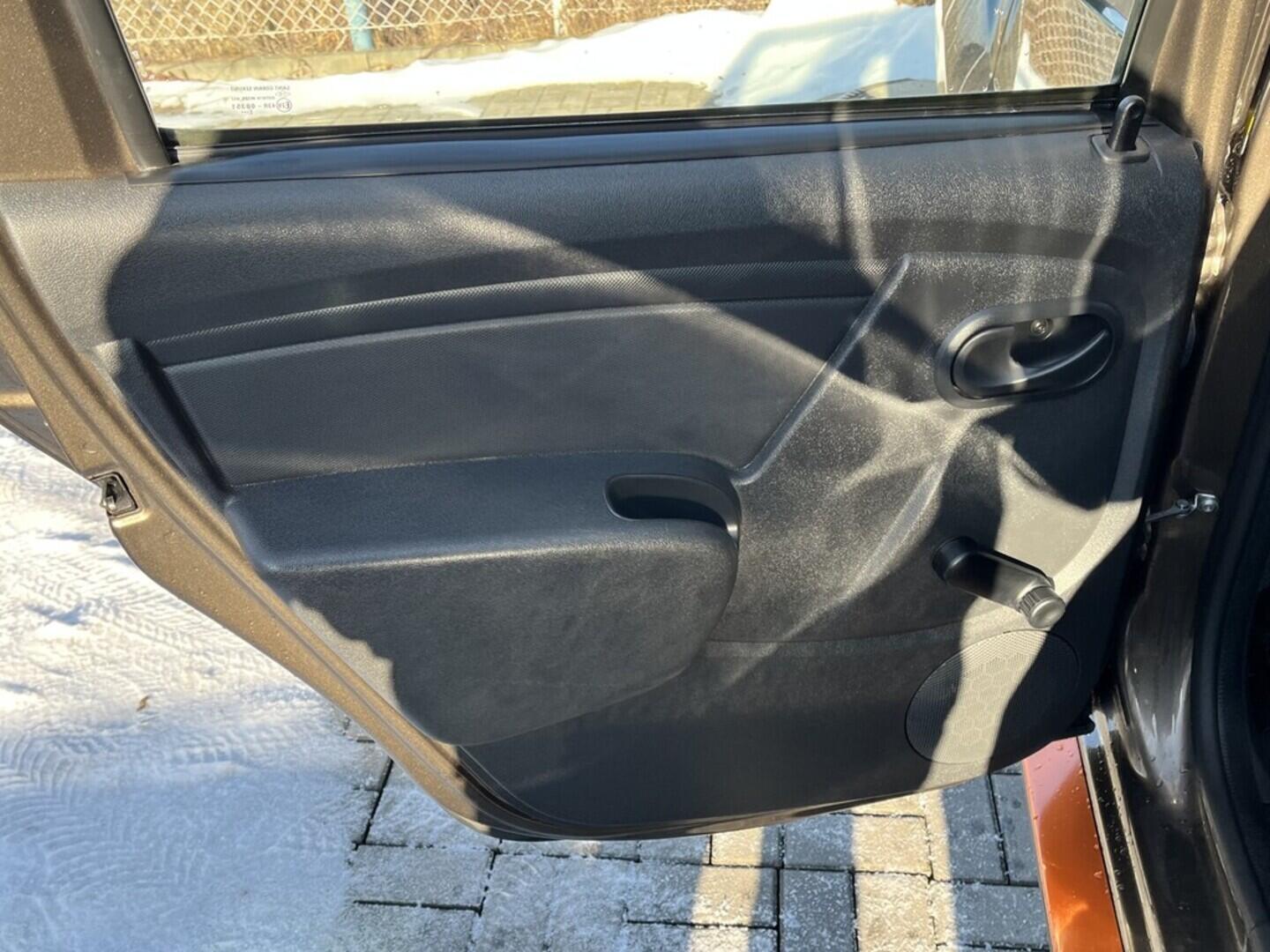 O119V07049_27.webp_DUSTER  1.6 SCe 84 kW manuál