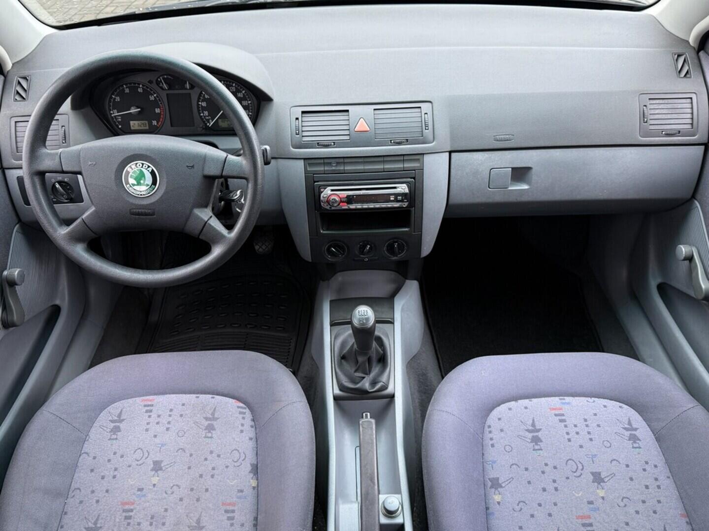 O119V07051_18.webp_FABIA Classic 1.4 HTP 50 kW manuál