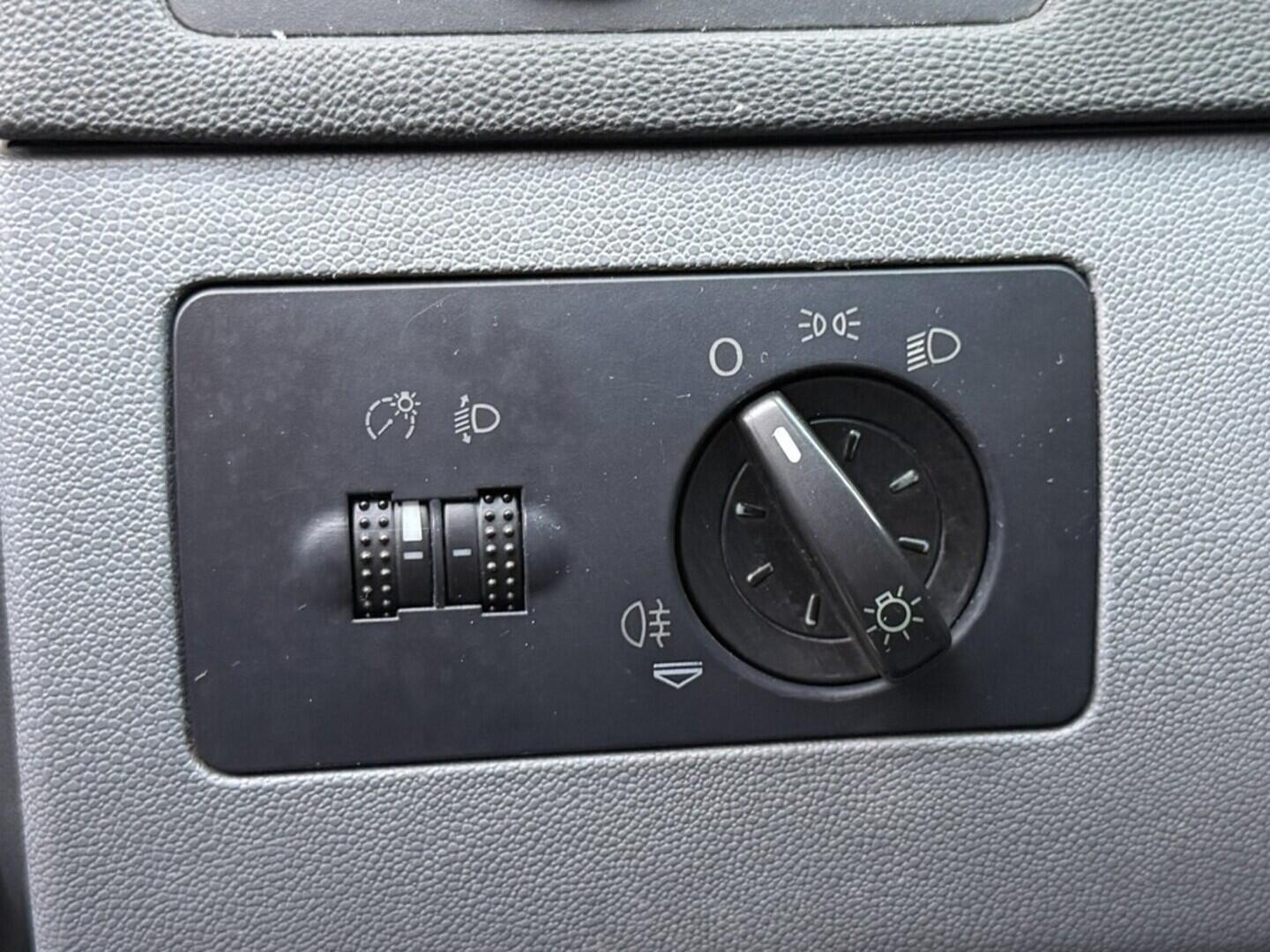 O119V07051_22.webp_FABIA Classic 1.4 HTP 50 kW manuál