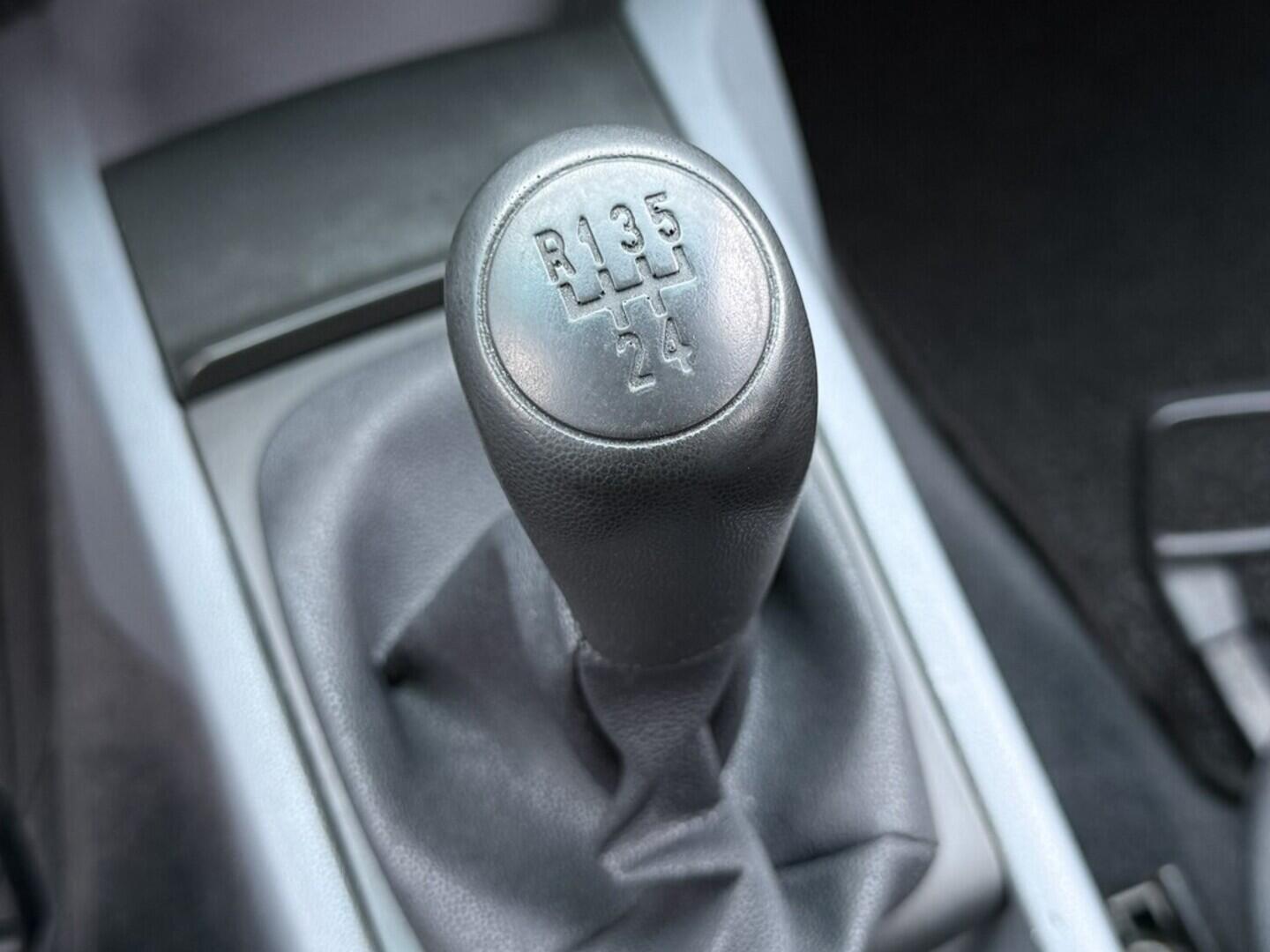 O119V07051_28.webp_FABIA Classic 1.4 HTP 50 kW manuál