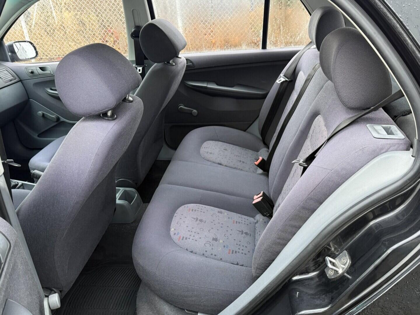 O119V07051_29.webp_FABIA Classic 1.4 HTP 50 kW manuál