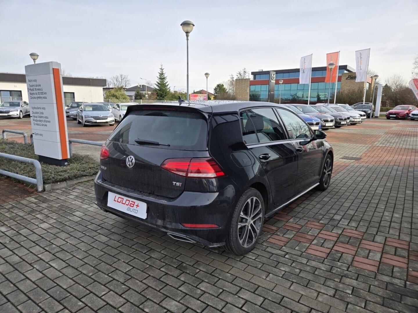 O119V07052_11.webp_GOLF R-Line 1.4 TSI 92 kW manuál, DPH