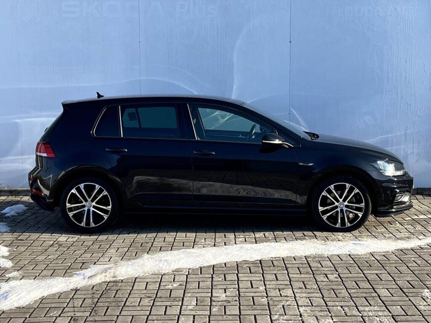 O119V07052_16.webp_GOLF R-Line 1.4 TSI 92 kW manuál, DPH