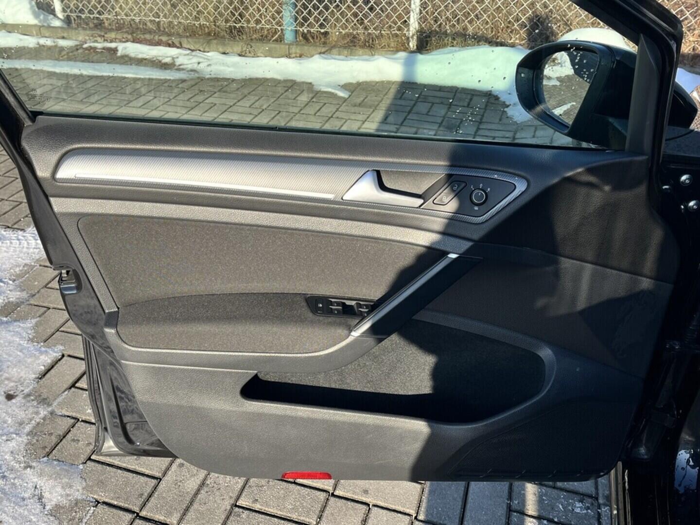 O119V07052_19.webp_GOLF R-Line 1.4 TSI 92 kW manuál, DPH