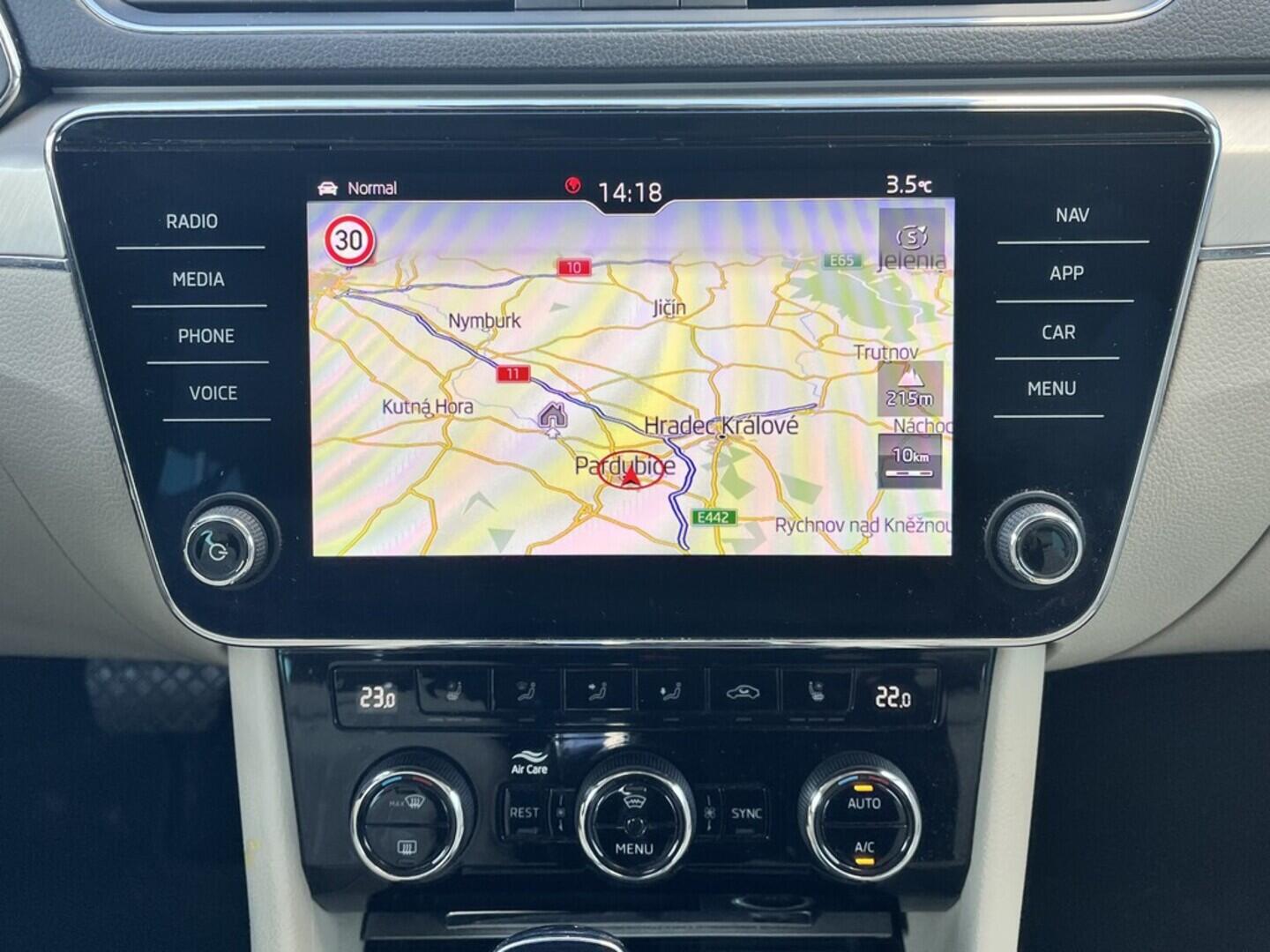 O119V07061_22.webp_SUPERB L&K 2.0 TDI 140 kW automat