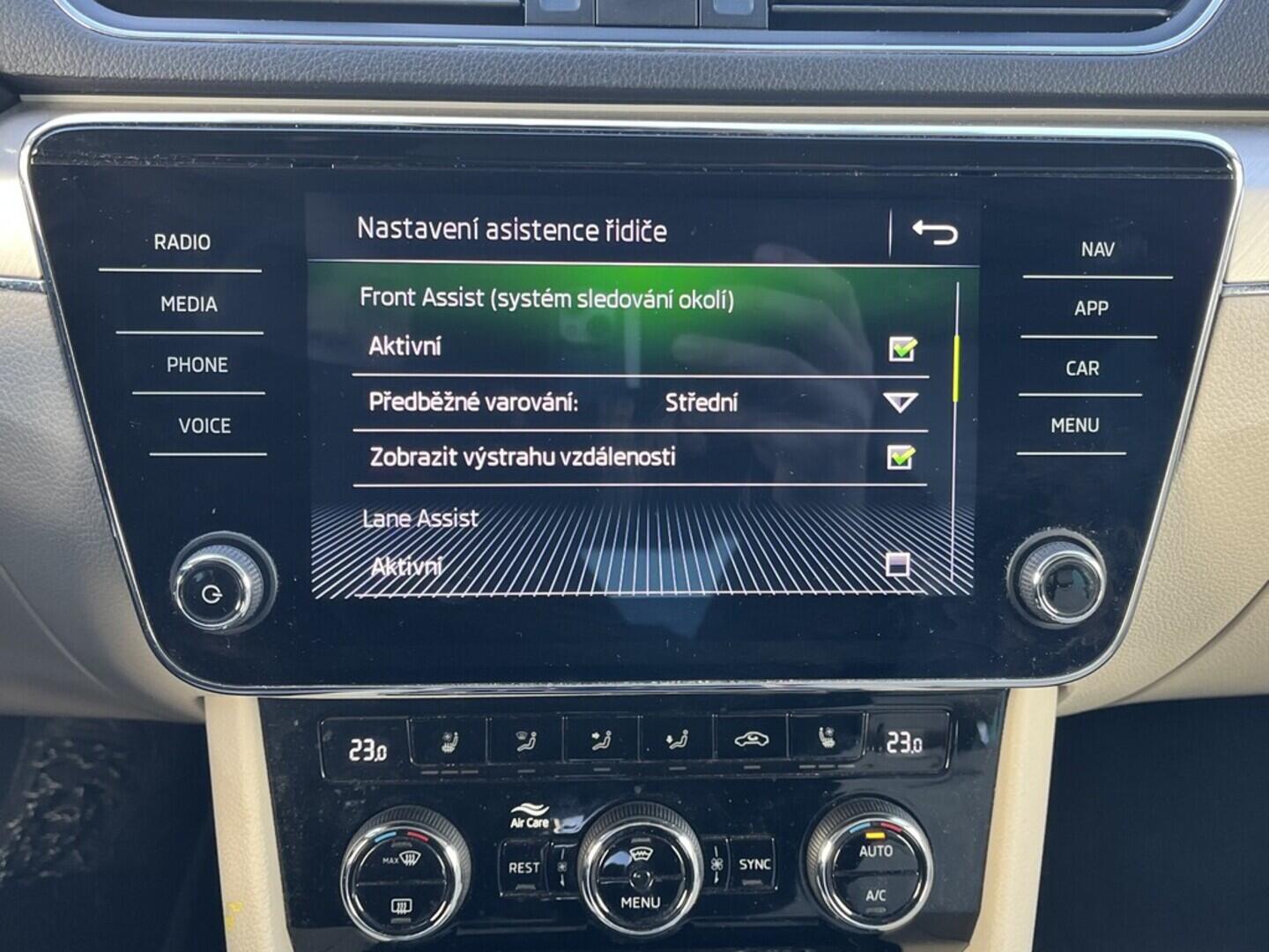 O119V07061_25.webp_SUPERB L&K 2.0 TDI 140 kW automat