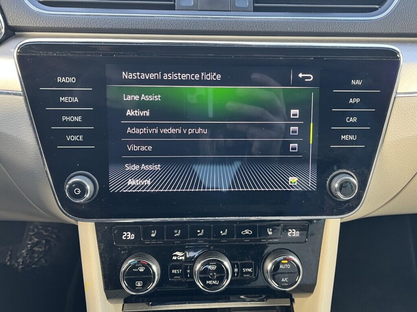 O119V07061_26.webp_SUPERB L&K 2.0 TDI 140 kW automat