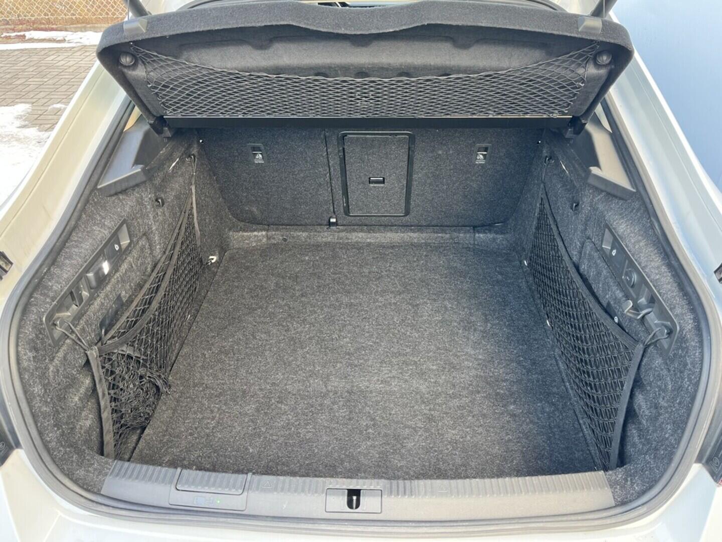 O119V07061_35.webp_SUPERB L&K 2.0 TDI 140 kW automat