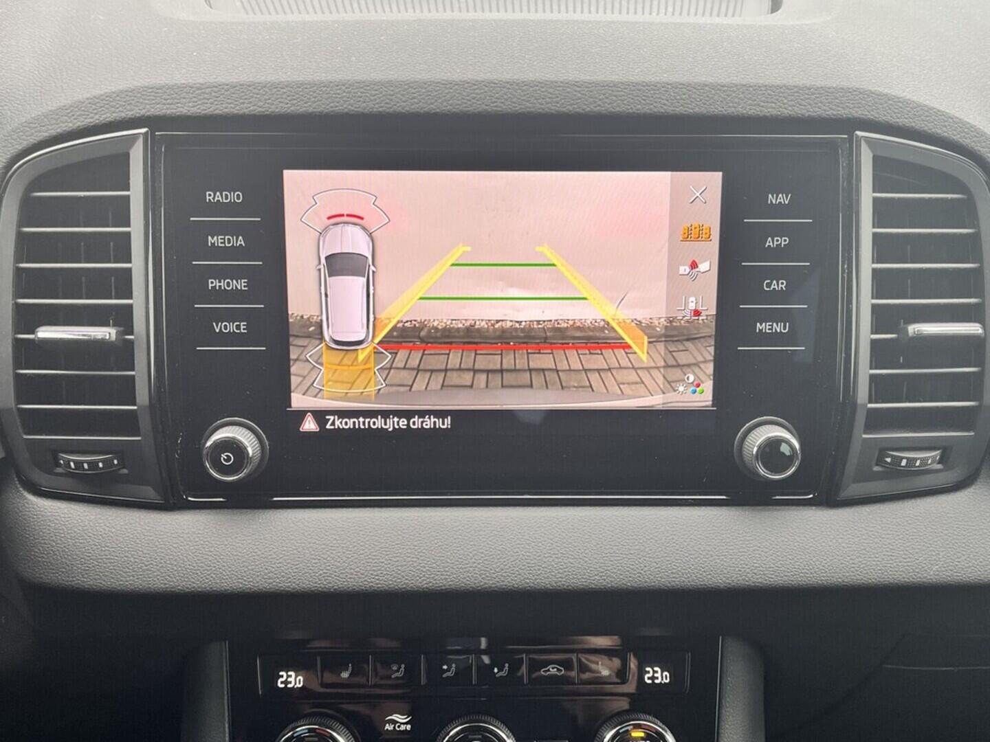 O119V07065_28.webp_KAROQ Drive 1.5 TSI 110 kW automat, DPH