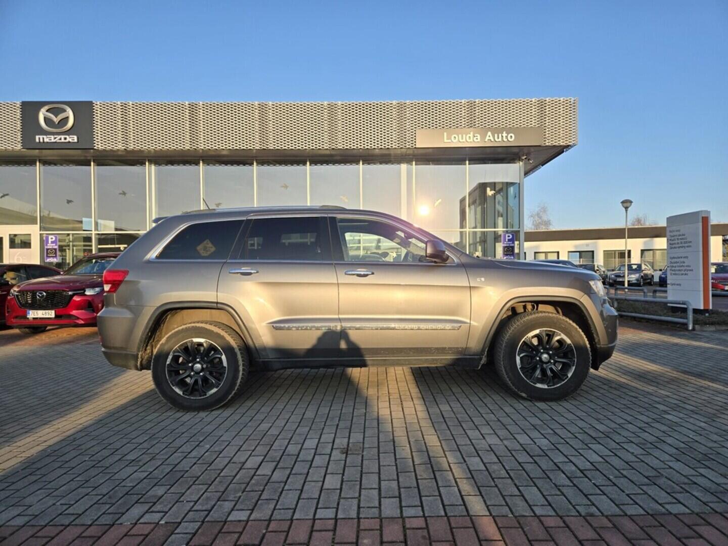 O119V07069_12.webp_GRAND CHEROKEE Limited 3.0  177 kW automat, DPH