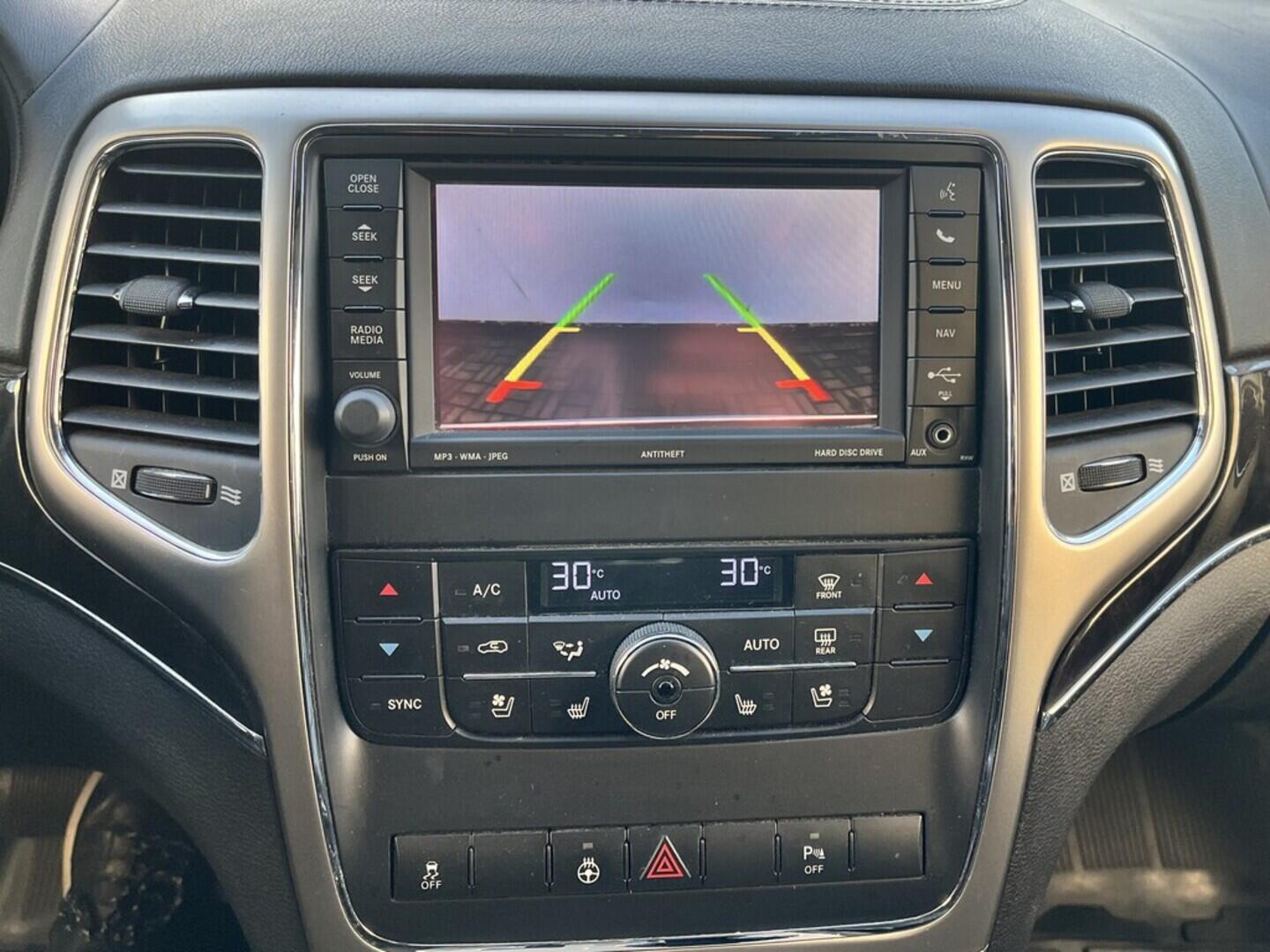 O119V07069_26.webp_GRAND CHEROKEE Limited 3.0  177 kW automat, DPH