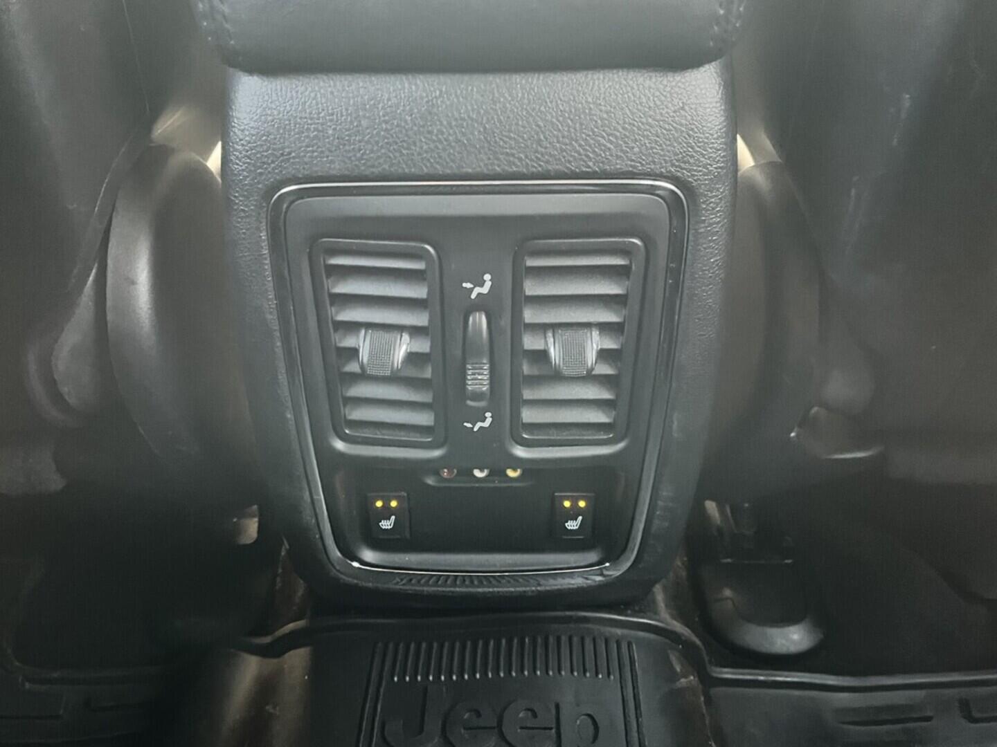 O119V07069_34.webp_GRAND CHEROKEE Limited 3.0  177 kW automat, DPH