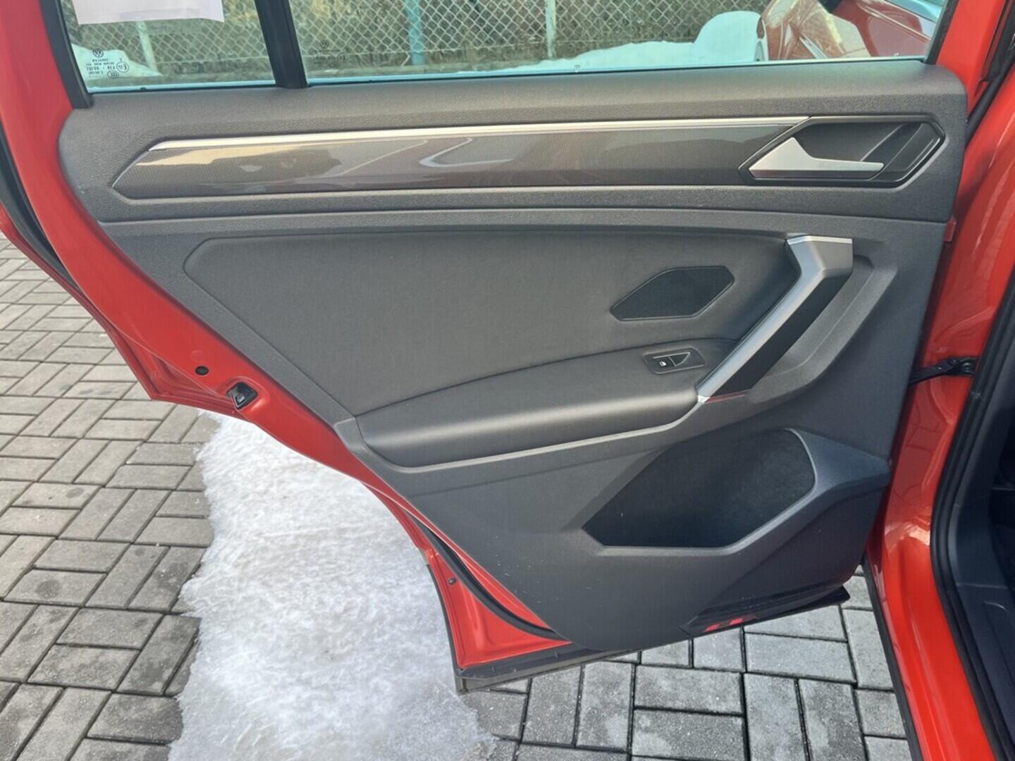 O119V07073_34.webp_TIGUAN Highline 2.0 TSI 162 kW automat