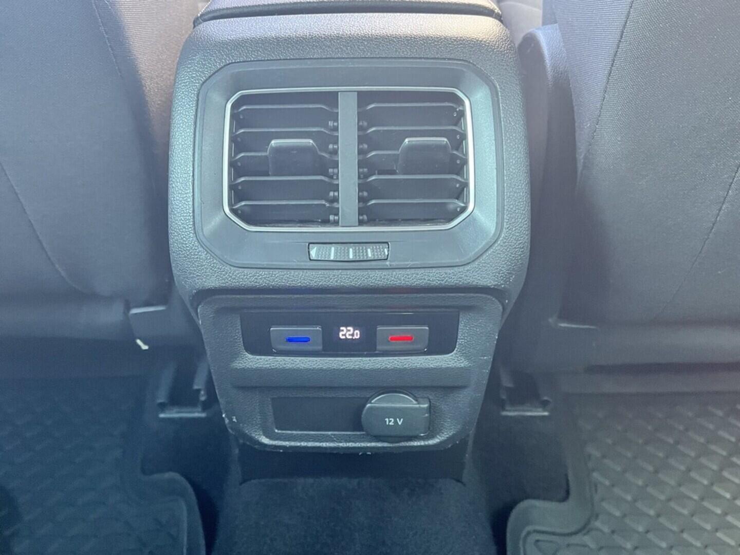 O119V07073_36.webp_TIGUAN Highline 2.0 TSI 162 kW automat