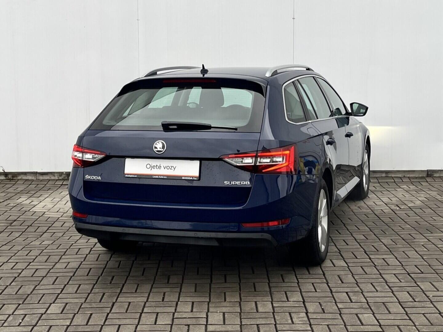 O119V07074_11.webp_SUPERB Ambiente 2.0 TDI 110 kW automat