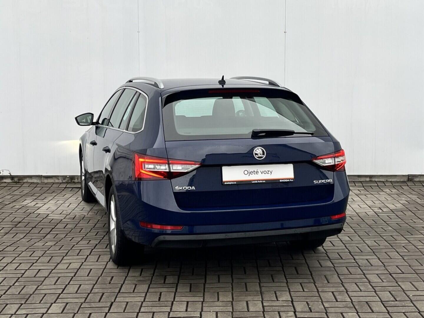 O119V07074_15.webp_SUPERB Ambiente 2.0 TDI 110 kW automat