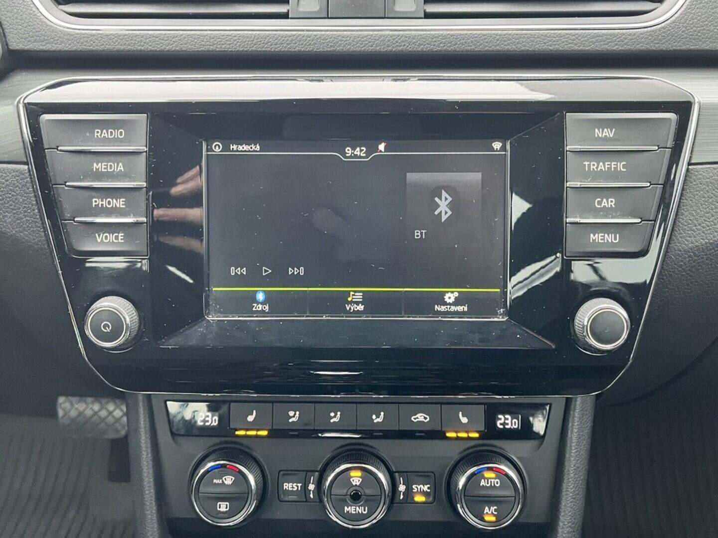 O119V07074_25.webp_SUPERB Ambiente 2.0 TDI 110 kW automat