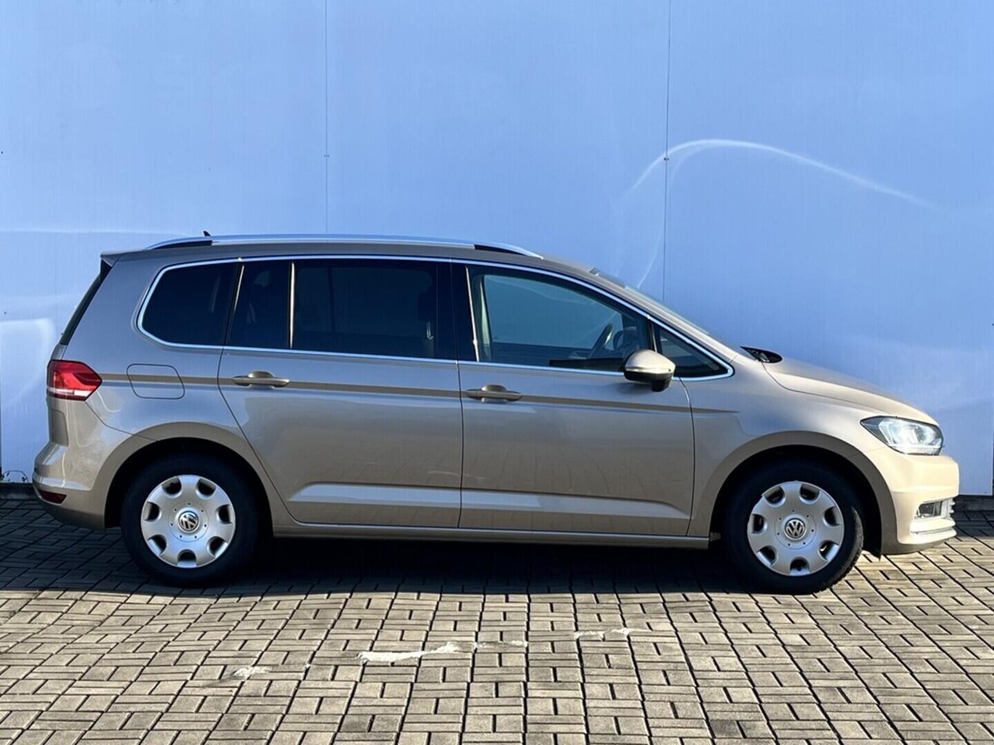 O119V07082_16.webp_TOURAN HIGHLINE 1.4 TSI 110 kW automat