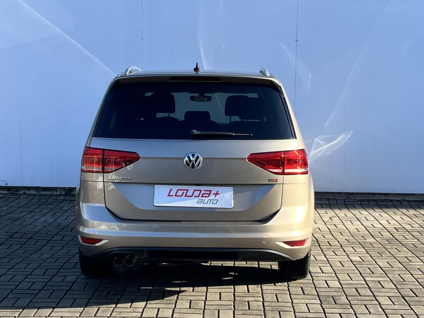 O119V07082_17.webp_TOURAN HIGHLINE 1.4 TSI 110 kW automat