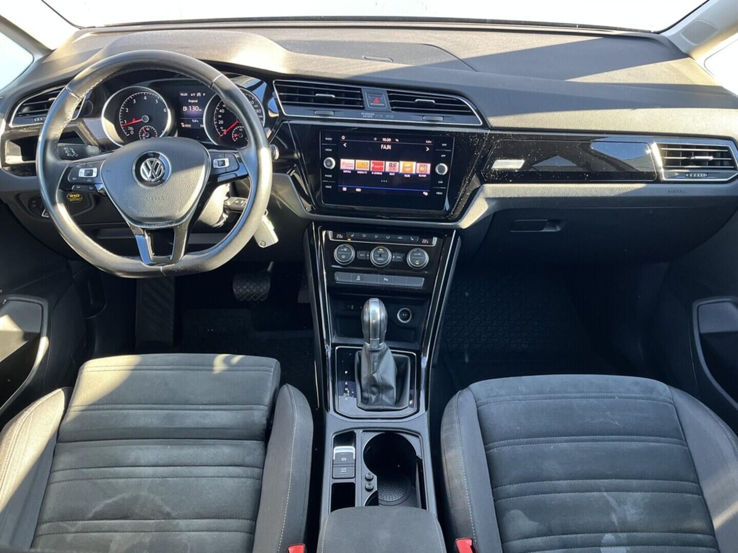 O119V07082_18.webp_TOURAN HIGHLINE 1.4 TSI 110 kW automat