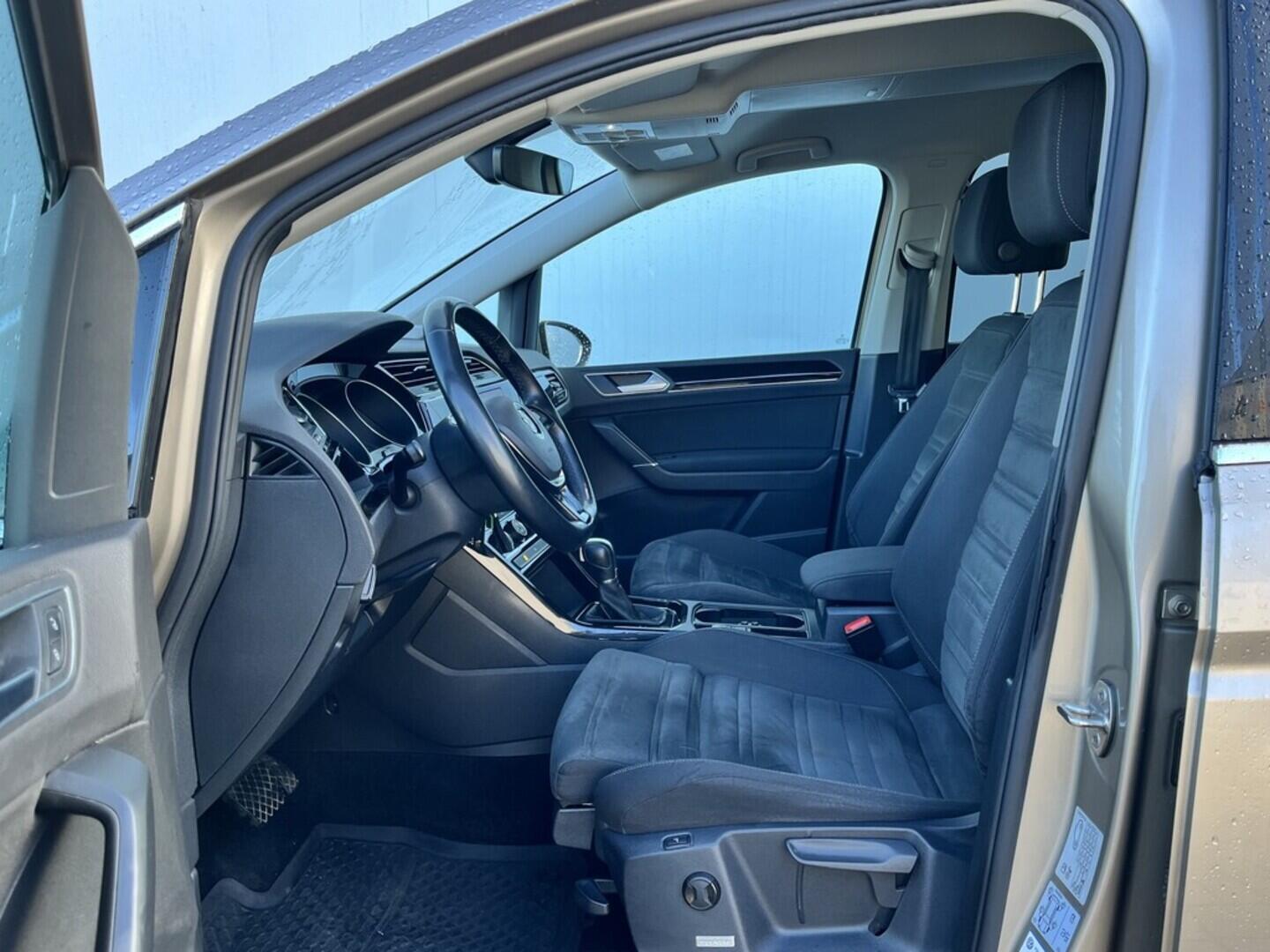 O119V07082_21.webp_TOURAN HIGHLINE 1.4 TSI 110 kW automat