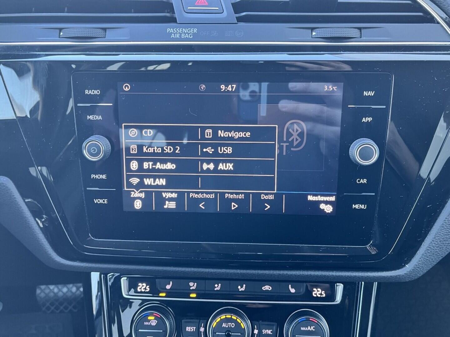 O119V07082_26.webp_TOURAN HIGHLINE 1.4 TSI 110 kW automat