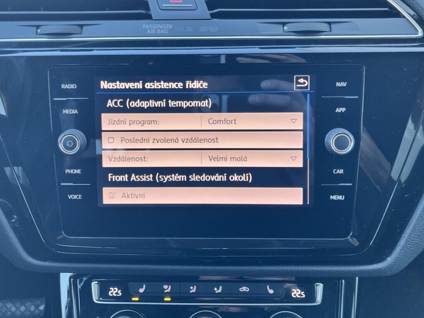 O119V07082_28.webp_TOURAN HIGHLINE 1.4 TSI 110 kW automat