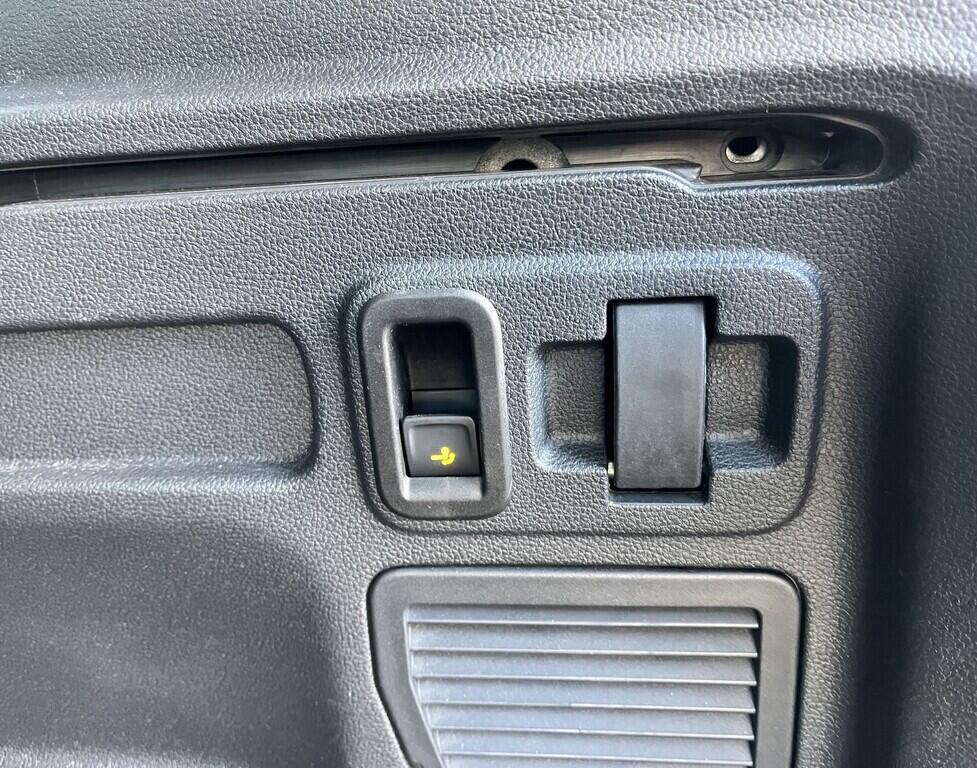 O119V07082_36.webp_TOURAN HIGHLINE 1.4 TSI 110 kW automat