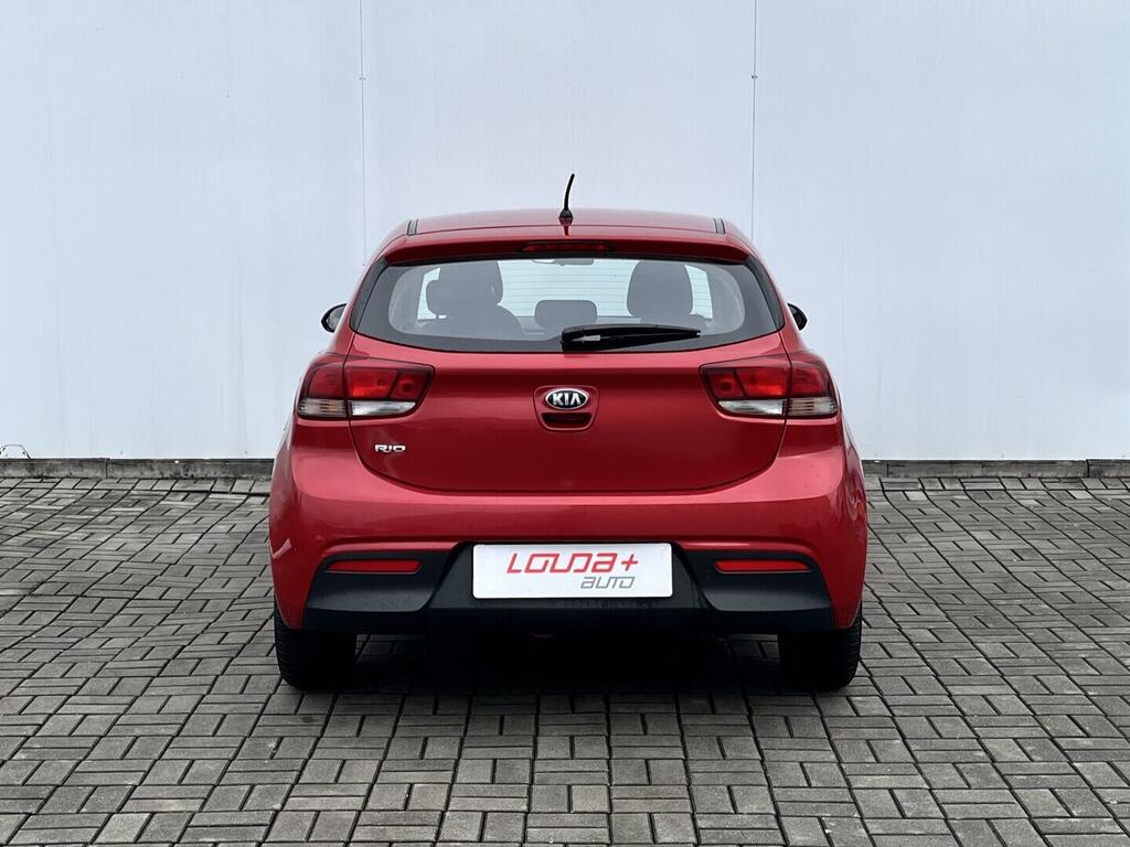 O119V07085_17.webp_RIO  1.2 MPI 62 kW manuál