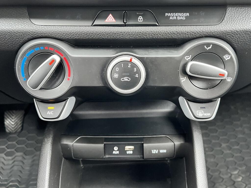 O119V07085_26.webp_RIO  1.2 MPI 62 kW manuál