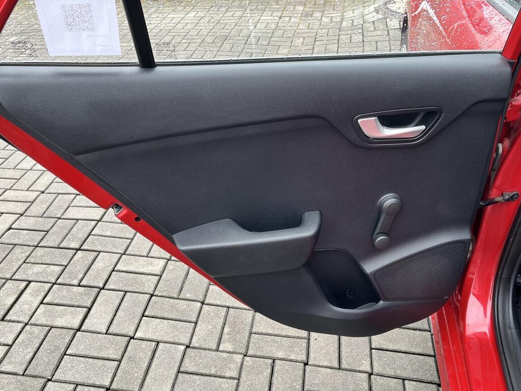 O119V07085_27.webp_RIO  1.2 MPI 62 kW manuál