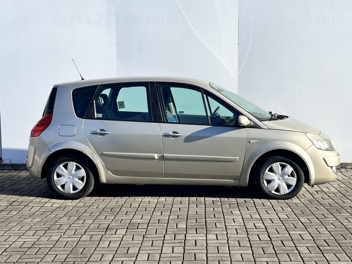 O119V07097_16.webp_SCÉNIC  1.6 16V 82 kW manuál