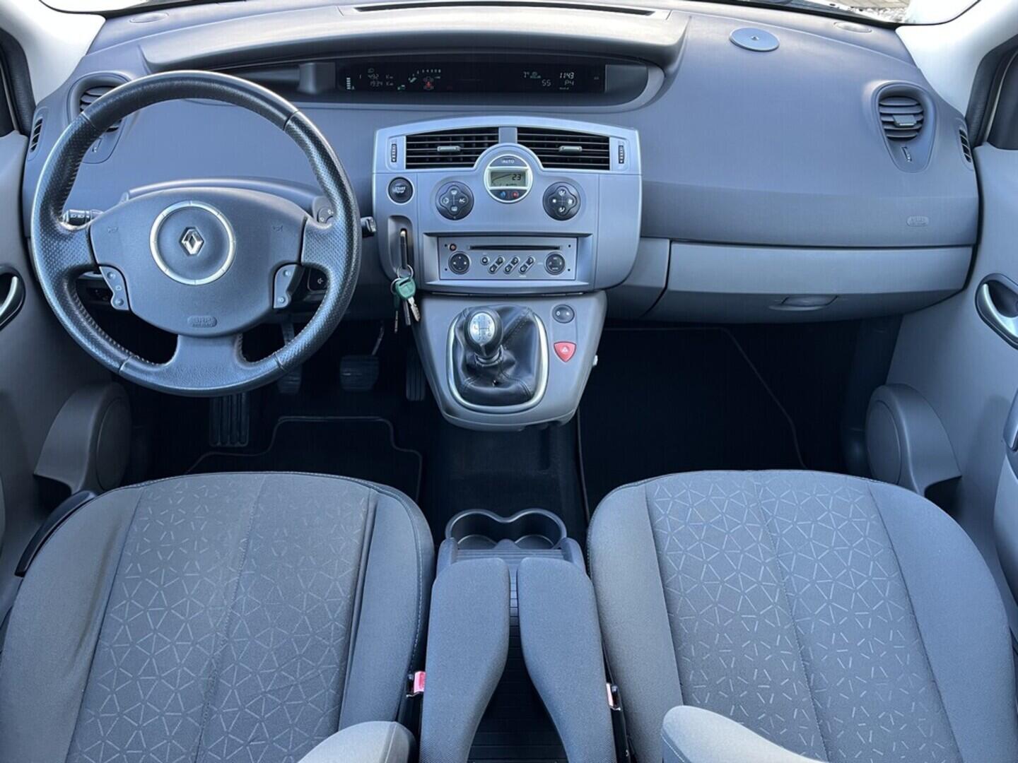 O119V07097_18.webp_SCÉNIC  1.6 16V 82 kW manuál