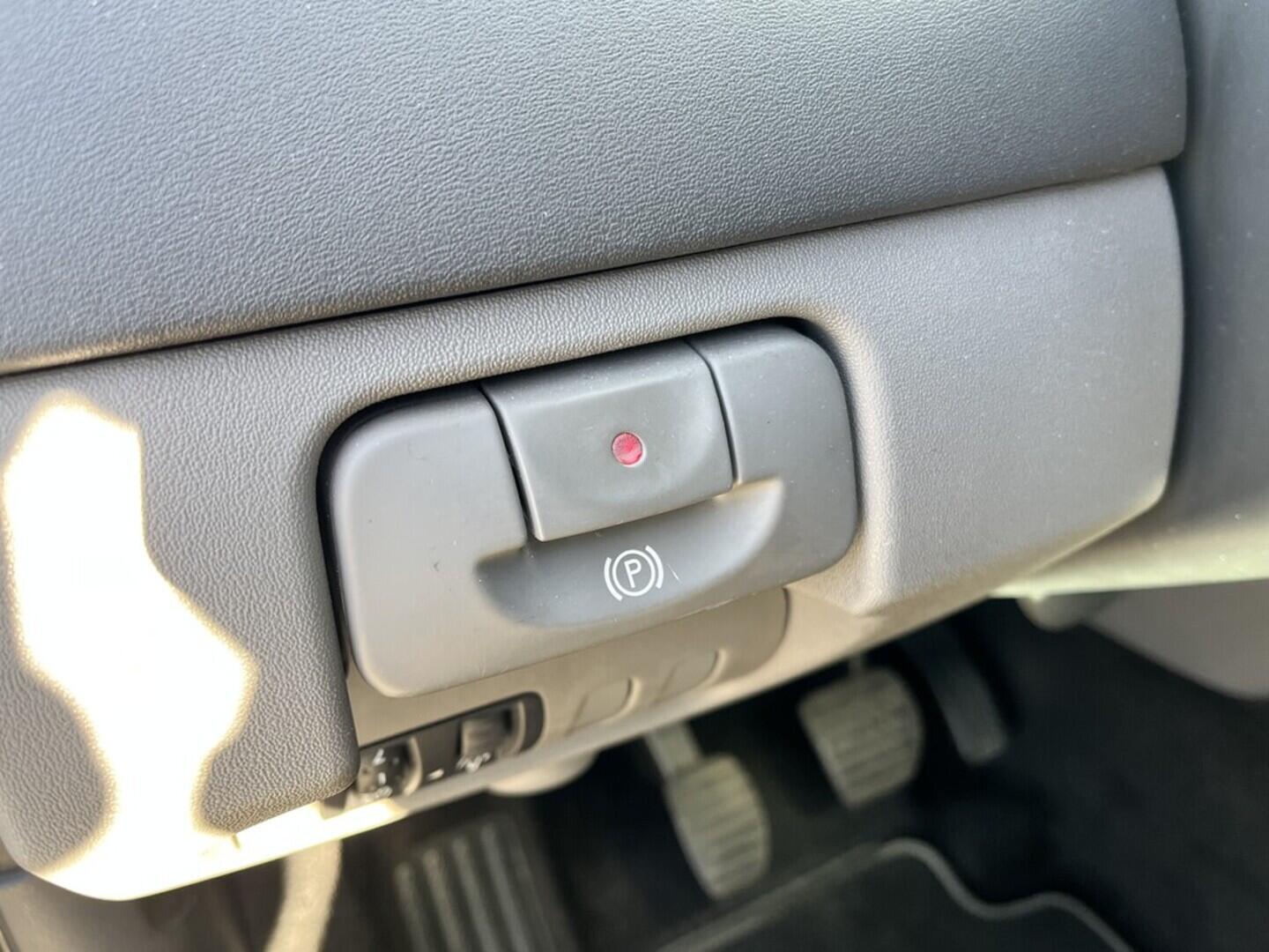 O119V07097_23.webp_SCÉNIC  1.6 16V 82 kW manuál