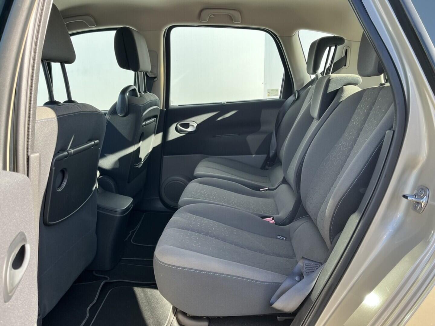 O119V07097_28.webp_SCÉNIC  1.6 16V 82 kW manuál