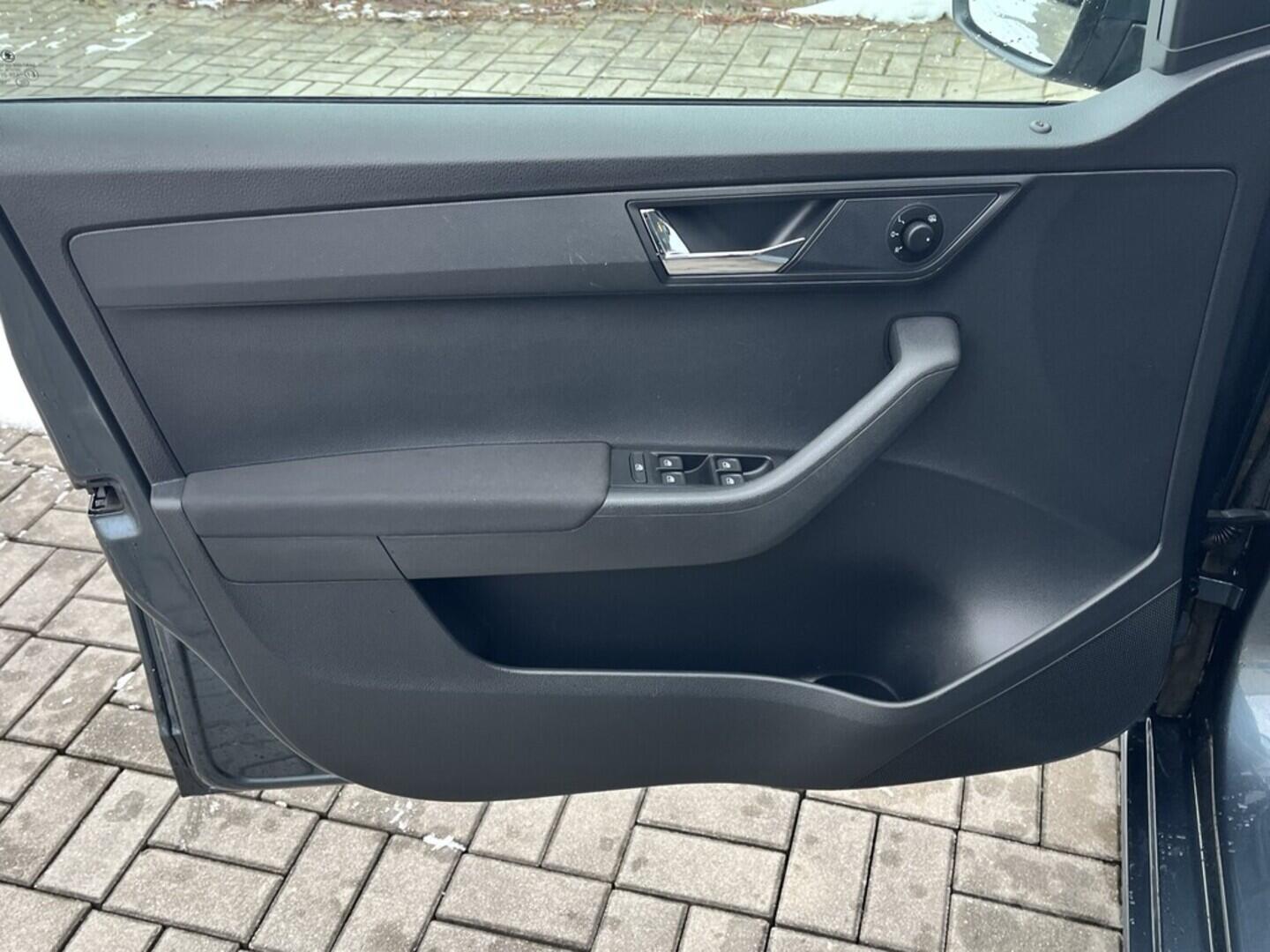 O119V07101_19.webp_FABIA Style 1.0 TSI 81 kW manuál