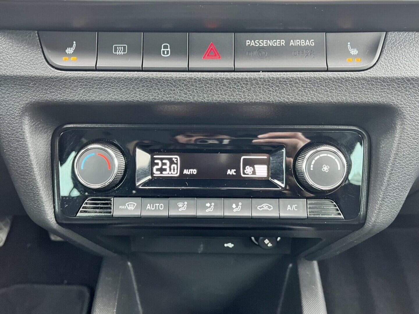 O119V07101_28.webp_FABIA Style 1.0 TSI 81 kW manuál