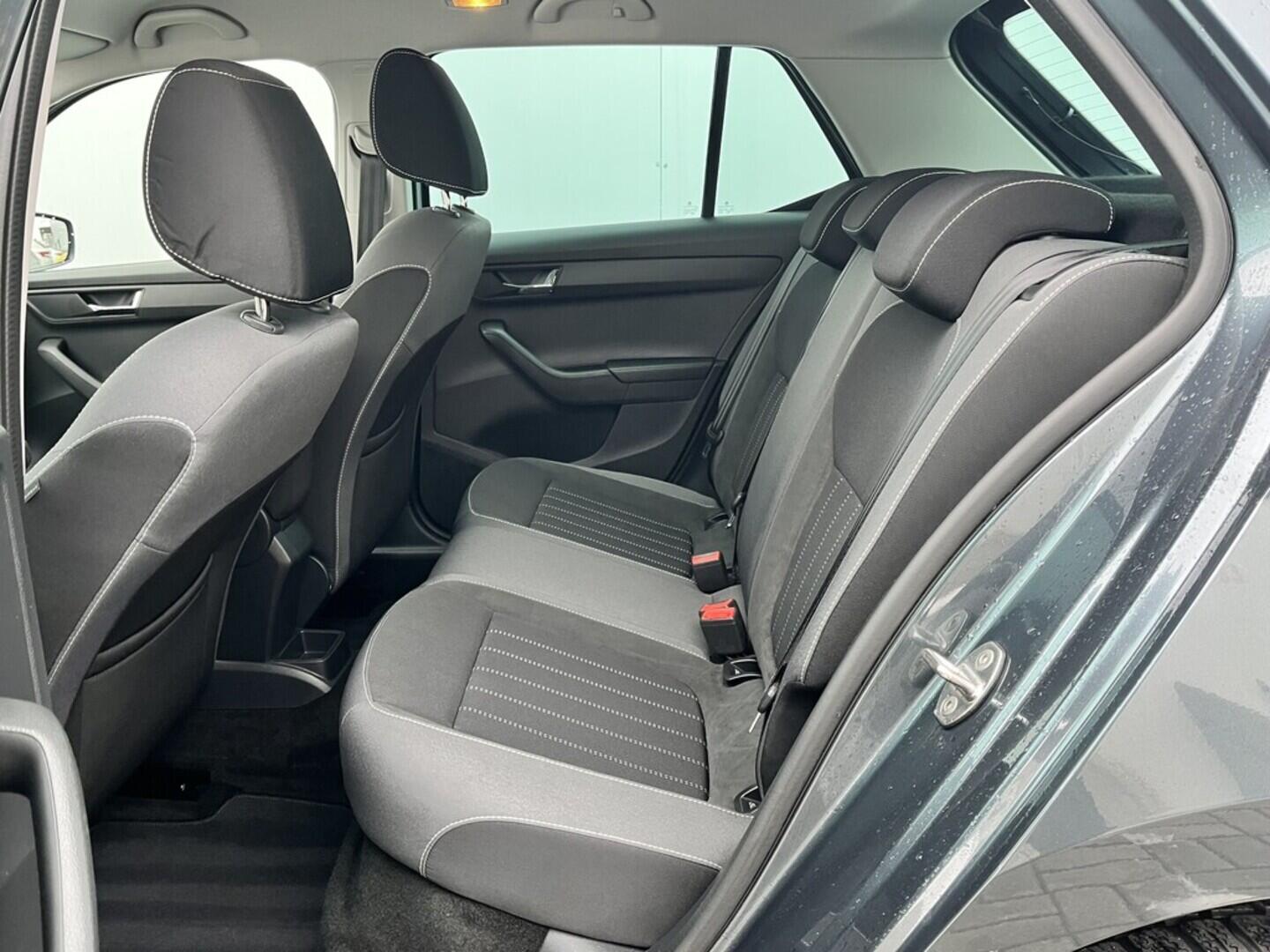 O119V07101_30.webp_FABIA Style 1.0 TSI 81 kW manuál