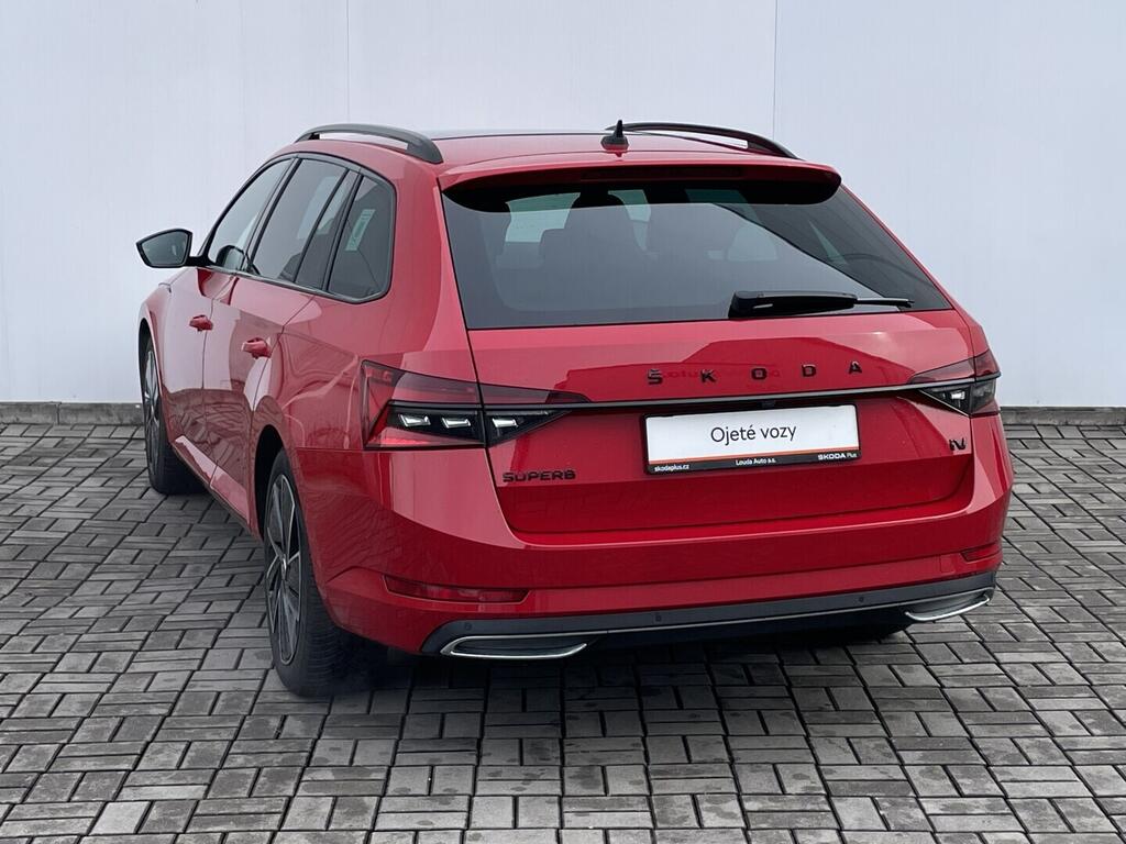 O119V07102_16.webp_SUPERB SportLine 1.4 TSI 160 kW automat, DPH